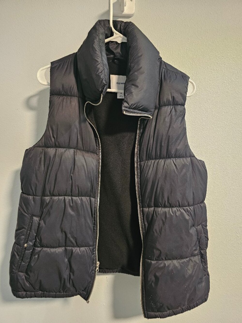 Men's Medium Old Navy puffer vest